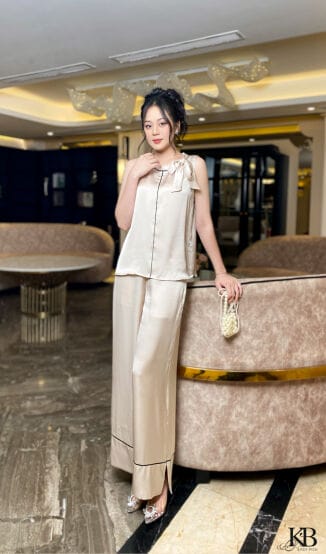 Quần QD772 đi bộ với sơ mi SS00445