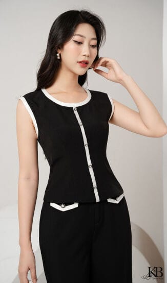 Croptop CC108 đi bộ với quần QD768