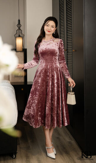 Maxi cổ tròn đính hoa