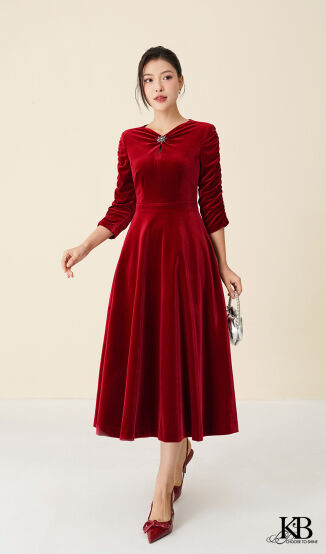 Maxi cổ rúm khuyên giọt lệ