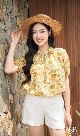 Sơ mi cổ đính hạt trai dây rút gấu