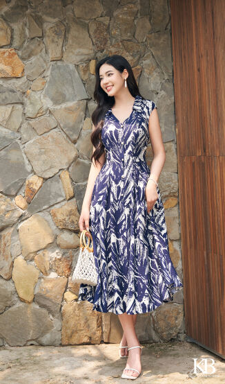 Maxi cổ bẻ v đai liền