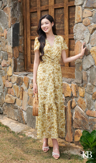 Maxi cổ v rúm trước can gấu