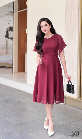 Maxi cổ tròn đính hạt can đai dáng xoè