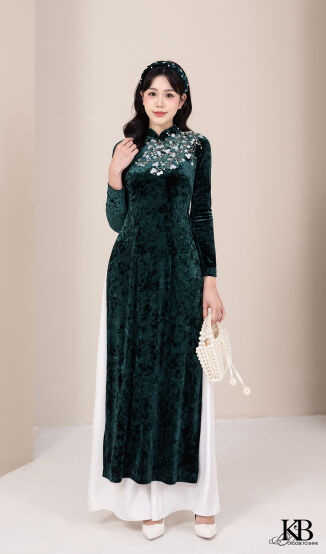 Áo dài đính cành hoa