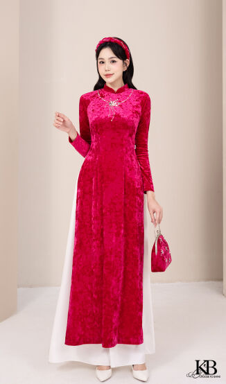 Áo dài đính dây chuyền