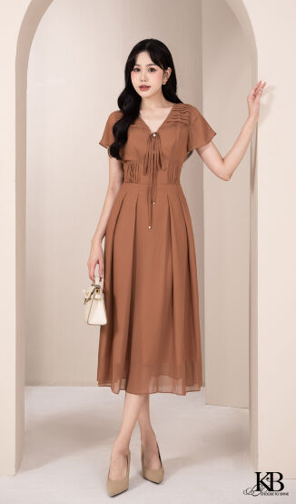 Maxi rúm ngang trên dáng xoè