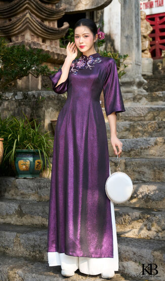 Áo dài cổ tròn đắp hoa