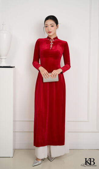 Áo dài khuyên cổ đính đá