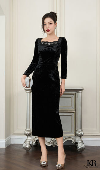 Maxi cổ vuông đính đá dáng ôm