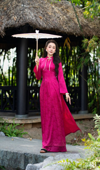 Áo dài khuyên cổ tết dây