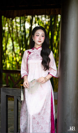 Áo dài cổ phối lé đính hoa