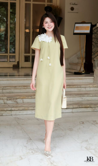 Đầm cổ tròn hoa laze dáng xuông