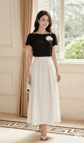 Sơ mi cổ gắn xích trang trí